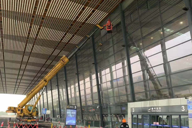 江汉石油管理局玻璃幕墙维护和保养